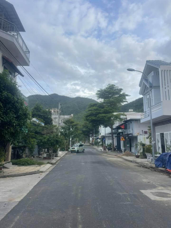 Nhà 2 tầng 1 tum căn góc khu TĐC Hòn Rớ 68.7m² giá 7 tỷ - View sông tuyệt đẹp!