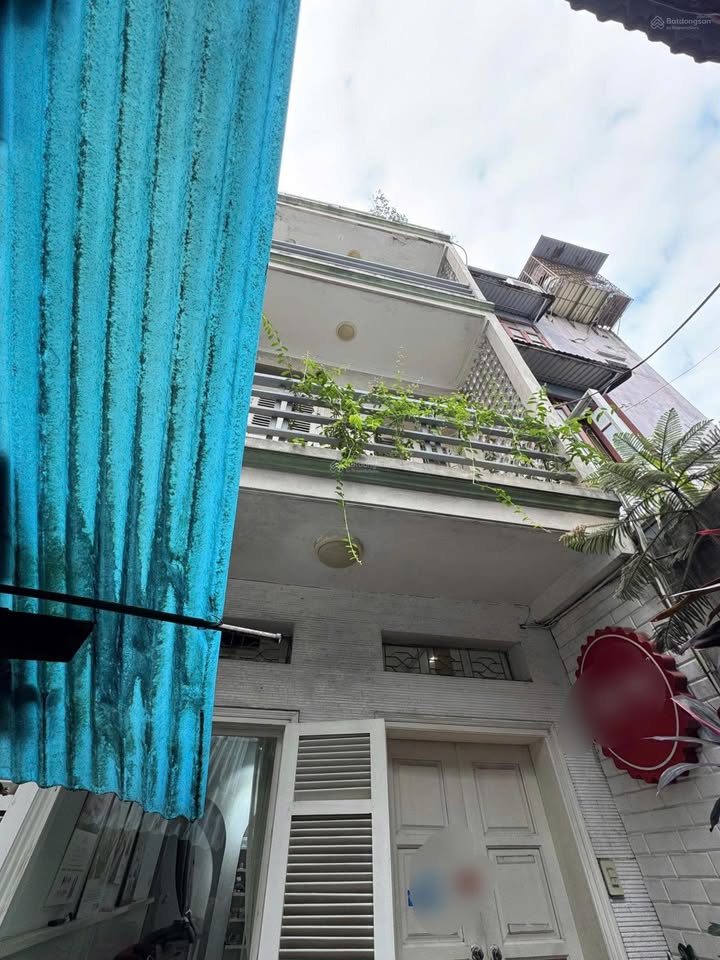 Cho thuê FrontHouse 2 tầng Ngõ Huyện, Hoàn Kiếm - Thích hợp quán cà phê nhỏ!