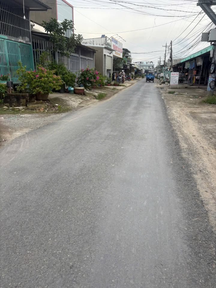 Nhà mặt tiền đường Tám Bình, Đức Hòa, Long An 580m² giá 7.5 tỷ - Đầu tư sinh lời ngay!