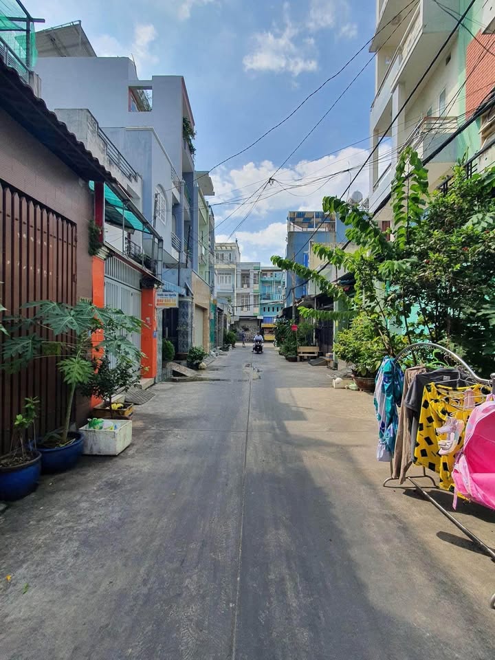 Nhà 2 tầng Bình Trị Đông, Bình Tân 72m² giá 4.6 tỷ - Ô tô vào tận nhà!