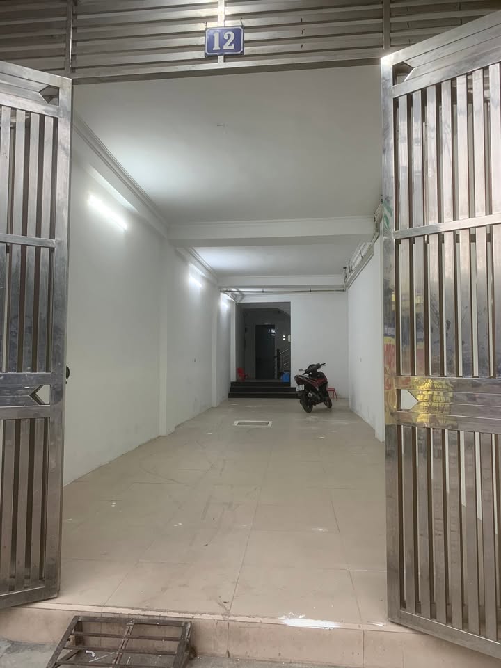 Văn phòng cho thuê tại Giáp Bát, 100m² chỉ 30 triệu - Không thể bỏ lỡ!