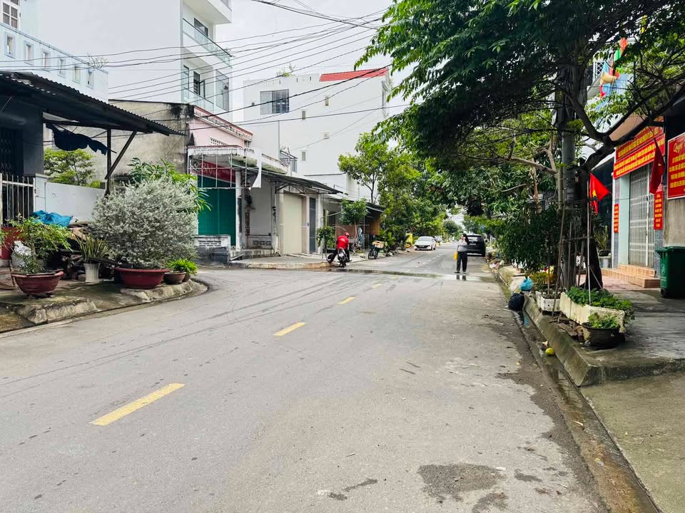Bán đất tặng nhà cũ đường Ngô Lan Chi 98.5m² giá 7.5 tỷ - Vị trí đắc địa gần biển!