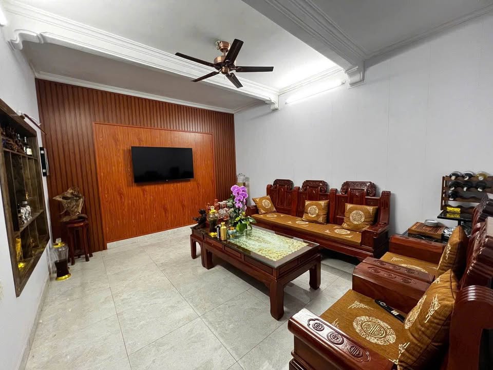 Nhà 2 tầng Trần Quang Diệu, Ngọc Trạo 106.1m² giá 2 tỷ - Vị trí đắc địa, tiện nghi!