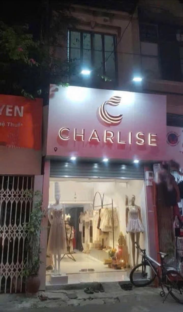 Nhà cho thuê mặt đường Mai Dịch 35m² giá 17 triệu - Nhà mới sửa đẹp, thoáng mát!