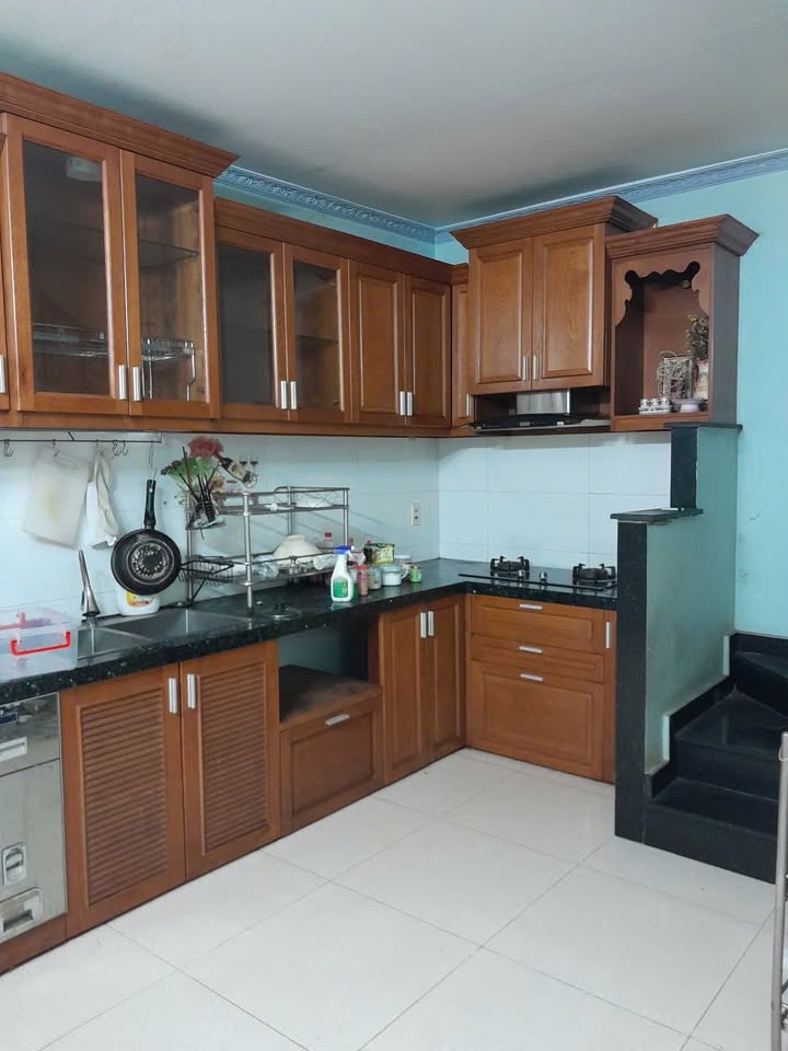 Nhà cho thuê 2 tầng tại huyện Bình Chánh 72m² giá 5 triệu - Nước sạch, lăn sơn mới!