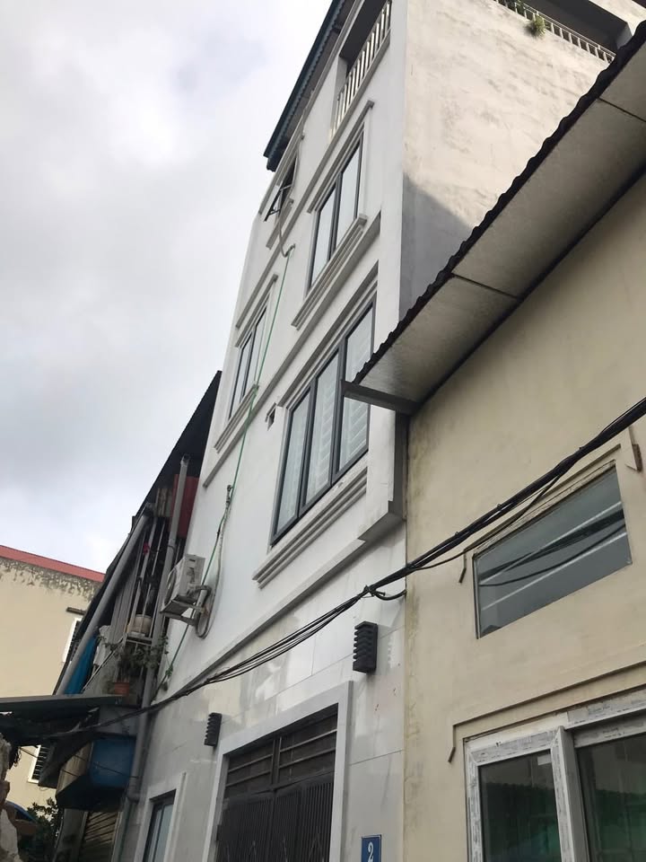 Nhà riêng Ngõ 466 Ngô Gia Tự 30m² giá 3.7 tỷ - Ô tô vào tận nơi!