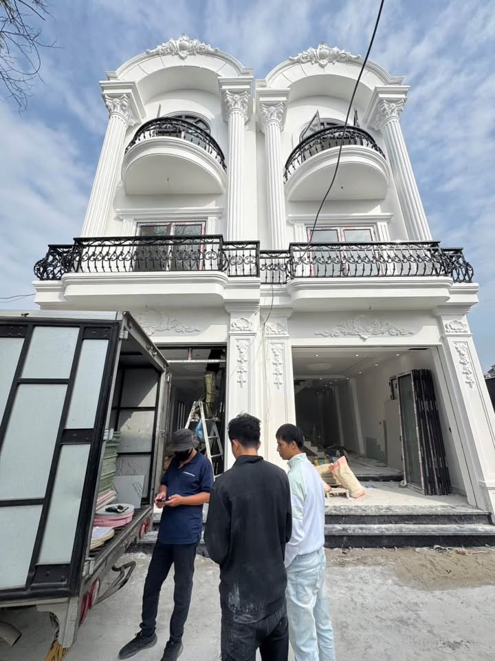 Biệt thự mini tại Bể Bơi Quỳnh Hoàng, Nam Sơn 45m² giá 3.2 tỷ - Vị trí đắc địa, đỗ cửa thoải mái!