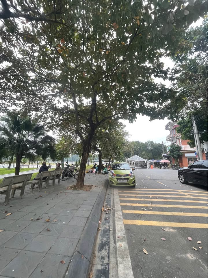 Đất Thạch Bàn 40m² giá 7.4 tỷ - Ô tô 7 chỗ vào tận đất!