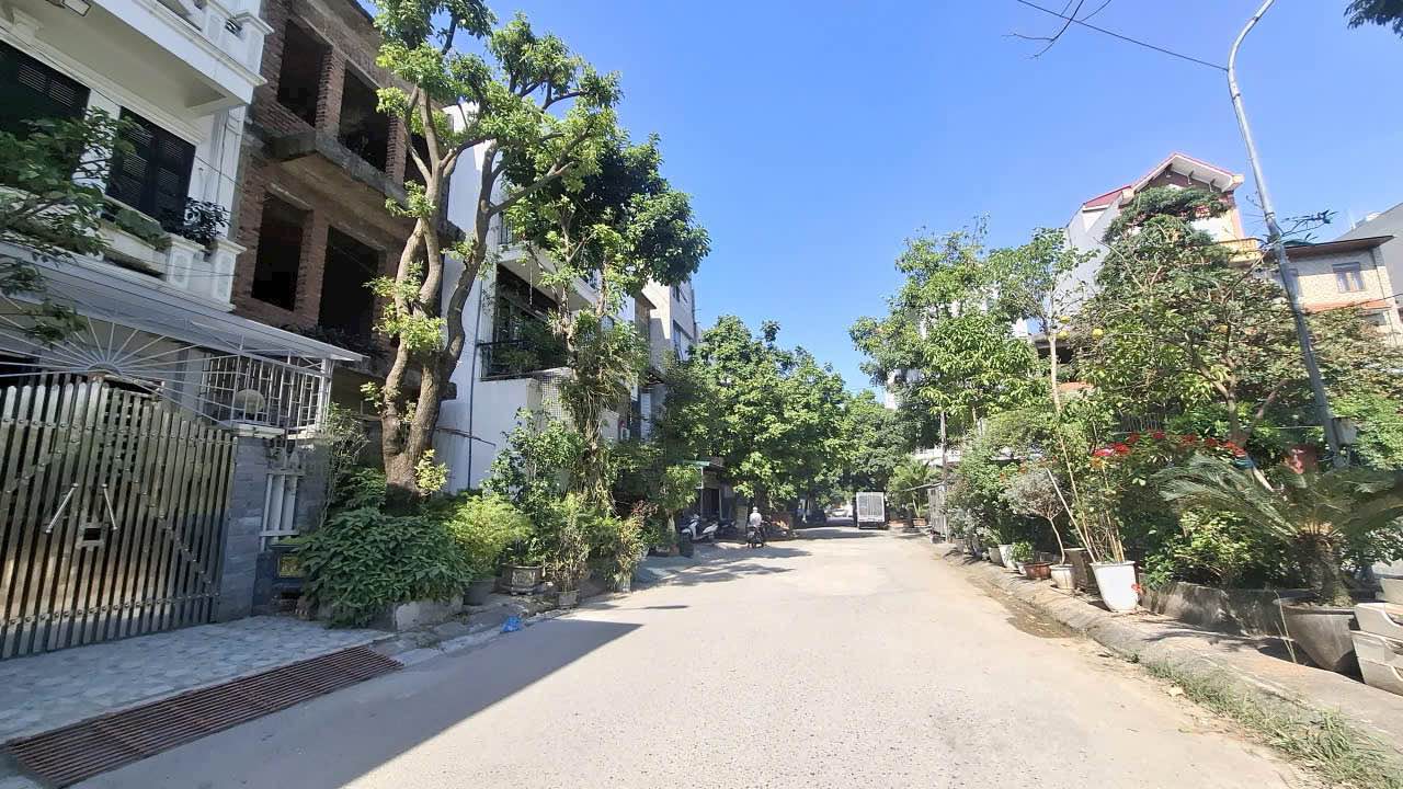 Nhà 3 tầng view công viên KĐT Phú Điền 102m² giá 8.8 tỷ - Tiềm năng tăng giá cao!