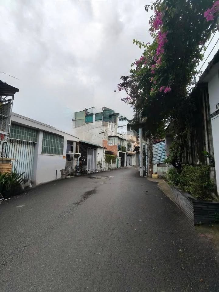 Nhà cấp 4 80m² đường 475, Phước Long B, TP. Thủ Đức giá 4.5 tỷ - Vị trí đẹp, phong thủy tốt!