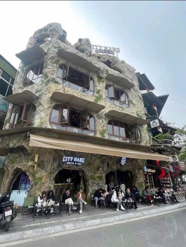 Mặt bằng kinh doanh cho thuê đường Huỳnh Thúc Kháng 500m² - Vị trí đắc địa, thích hợp nhà hàng