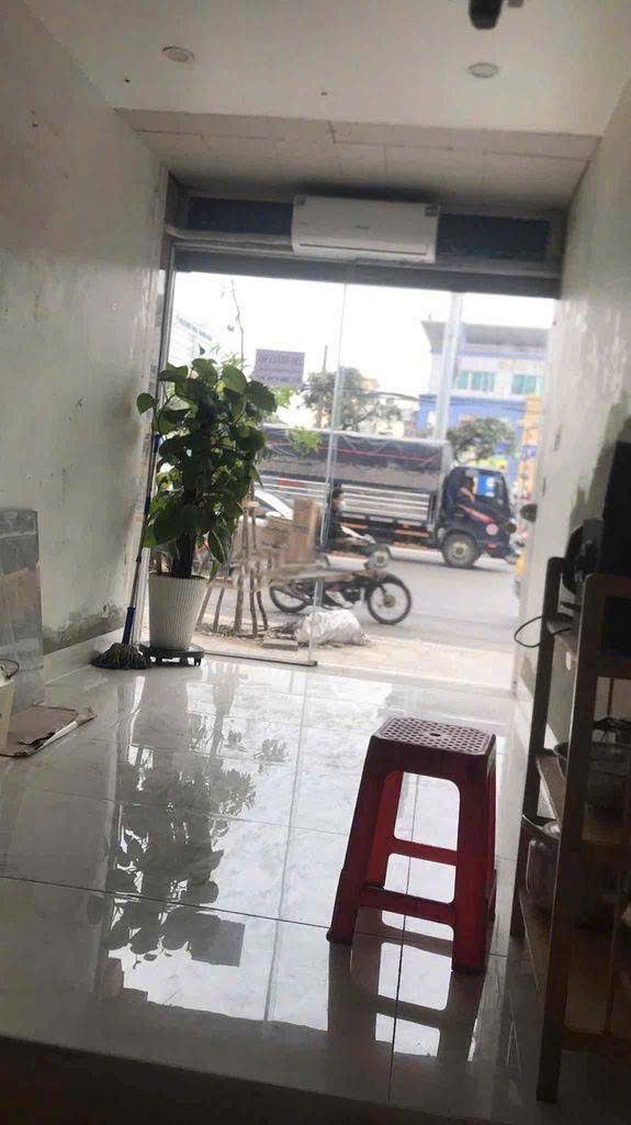 Cho thuê nhà mặt đường Giải Phóng, Hoàng Mai 30m² - Kinh doanh và ở ngay!
