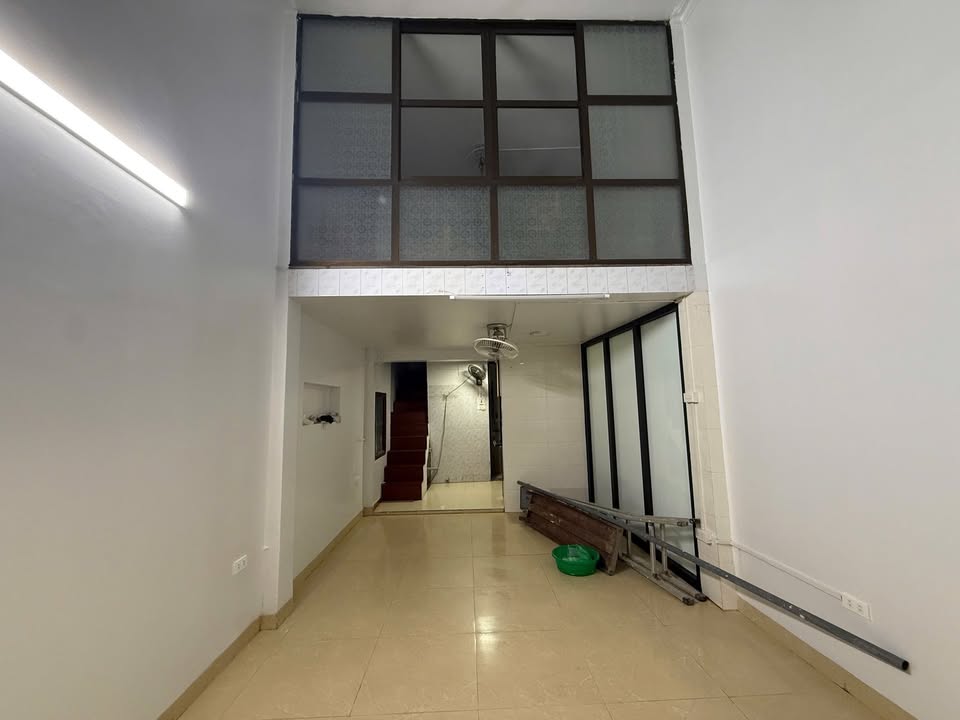 Cho thuê nhà mặt phố Hoa Bằng, Cầu Giấy 70m² - Kinh doanh sạch, giá 10 triệu