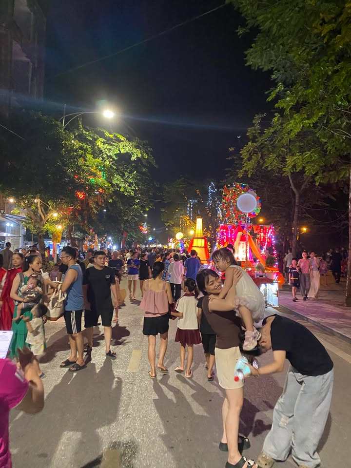 Cho thuê nhà mặt phố Vũ Phạm Hàm Cầu Giấy 100m² - Vị trí đẹp, 2 mặt tiền!