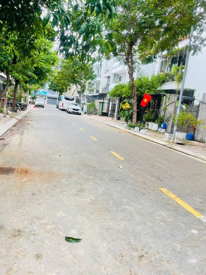 Đất nền Phước Hải Nha Trang 100m² giá 6.3 tỷ - Hướng Đông Nam, sổ đỏ chính chủ!