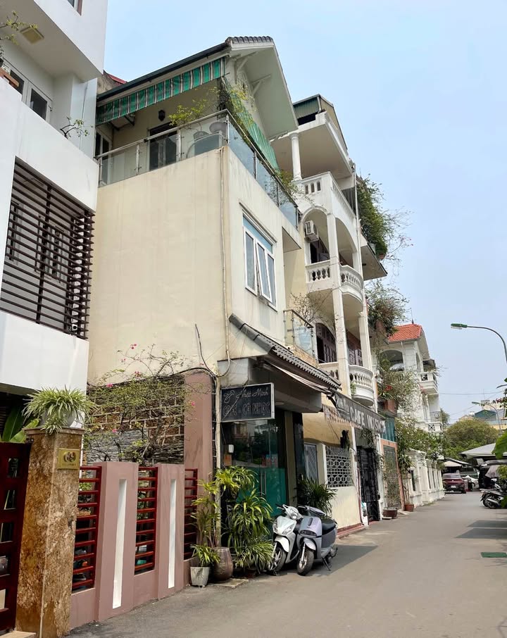 Nhà lô góc tại phố cổ Hà Đông 42m² giá 12 tỷ - Đầu tư sinh lời ngay!