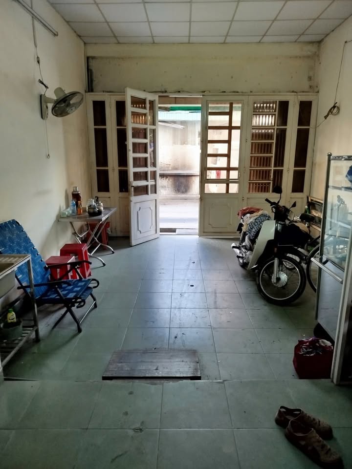 Bán nhà phố 1/ Kinh Dương Vương, Quận 6, 57m² giá 11 tỷ - Vị trí sầm uất, tiện kinh doanh!