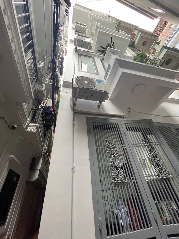 Nhà mặt ngõ Trung Kính, Yên Hòa 48m² giá 15 tỷ - Kinh doanh sầm uất!