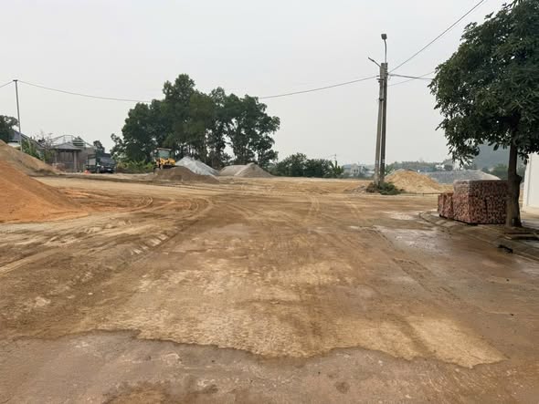 Đất thổ cư Hồng Tiến, Phổ Yên 100m² giá 1.4 tỷ - Vị trí đẹp, dân cư đông đúc!