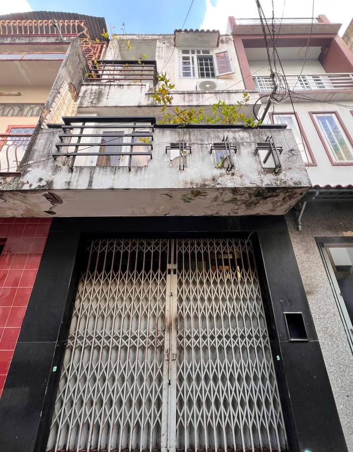 Nhà 3 tầng đường 3 tháng 2, quận 11, 43m² giá 6.35 tỷ - Đầu tư sinh lời ngay!