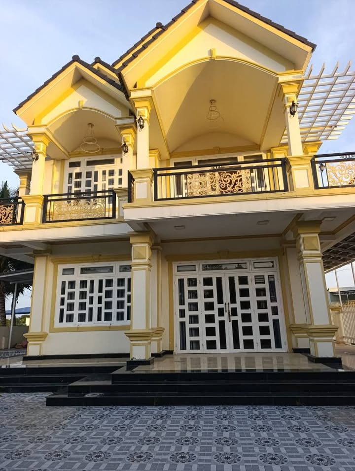 Biệt thự hiện đại 430m² tại Ninh Thuận - Giá chỉ 3.2 tỷ, ô tô vào tận nơi!