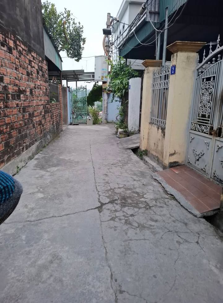 Nhà 2 tầng phố Hà Tu Hạ Long 60m² giá 1 tỷ - Sổ đỏ chính chủ, ô tô vào tận nơi!