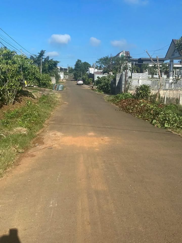 Đất nền lô góc 2 mặt tiền đường Nguyễn Văn Cừ, Bảo Lộc 210m² giá 2.2 tỷ - Cơ hội đầu tư tuyệt vời!