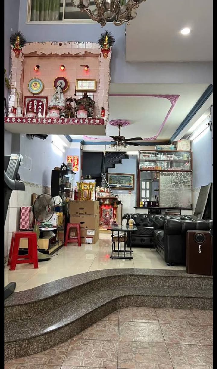 Nhà đẹp 5 tầng Lạc Long Quân, Quận 11 - 43m² giá chỉ 7.65 tỷ!