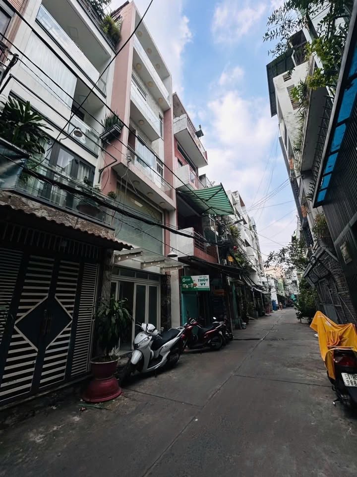 Nhà 5 tầng tại An Dương Vương, Q5 - Chỉ 9.6 tỷ, 2 mặt hẻm xe hơi!