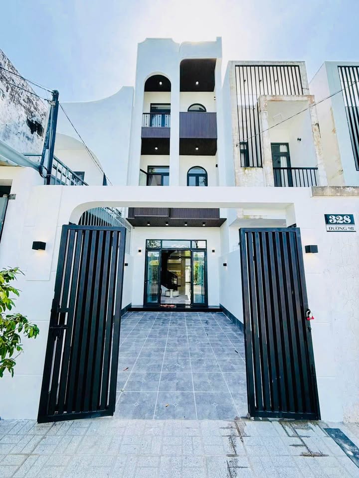 Nhà phố 1 trệt 2 lầu đường 9B, Sóc Trăng 100m² giá 2 tỷ - Thiết kế sang trọng hiện đại!