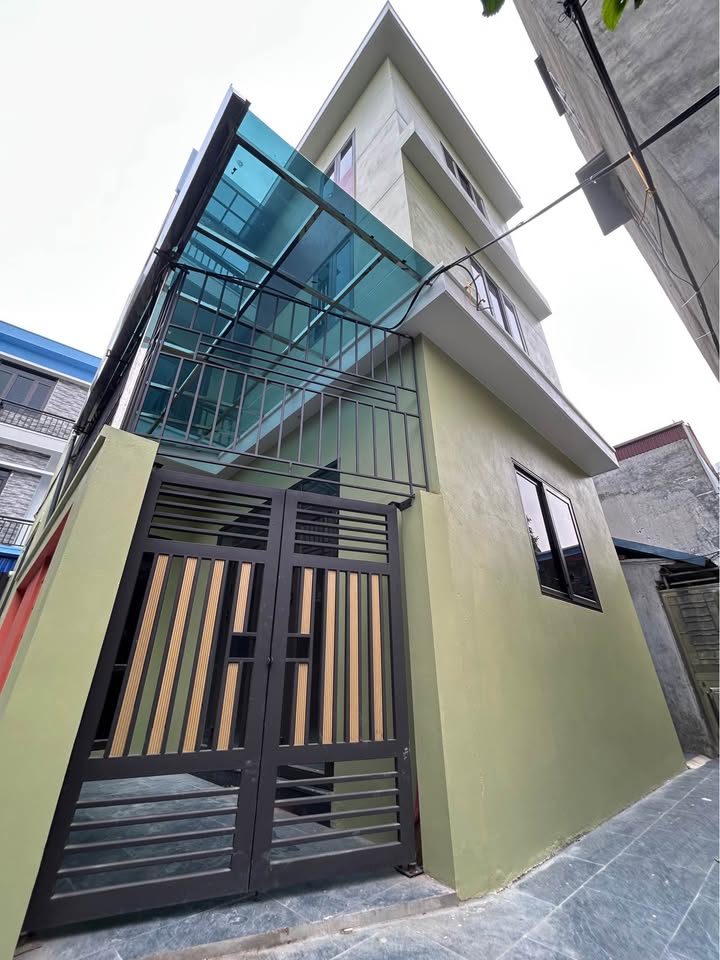 Nhà 3 tầng mới xây ngõ 19 Trần Huy Liệu, 59m² giá 2.3 tỷ - Tiện ích đầy đủ