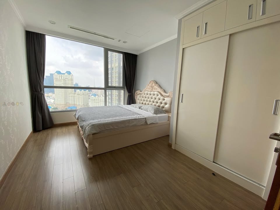 Căn hộ 2PN Vinhomes Central Park 80m² giá 27 triệu - Nội thất full option, view đẹp!