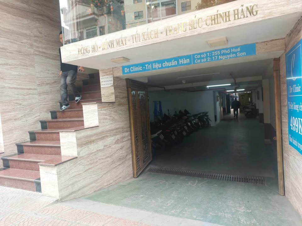 Toà nhà mặt phố Nguyễn Sơn 120m² giá 69 tỷ - Thiết kế hiện đại, kinh doanh sầm uất!