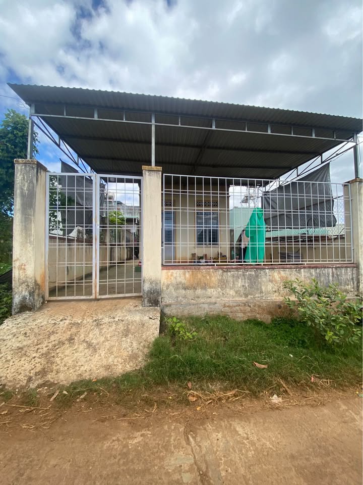 Nhà hẻm 968 Lê Duẩn, Pleiku 98m² giá 700 triệu - Cơ hội đầu tư tuyệt vời!