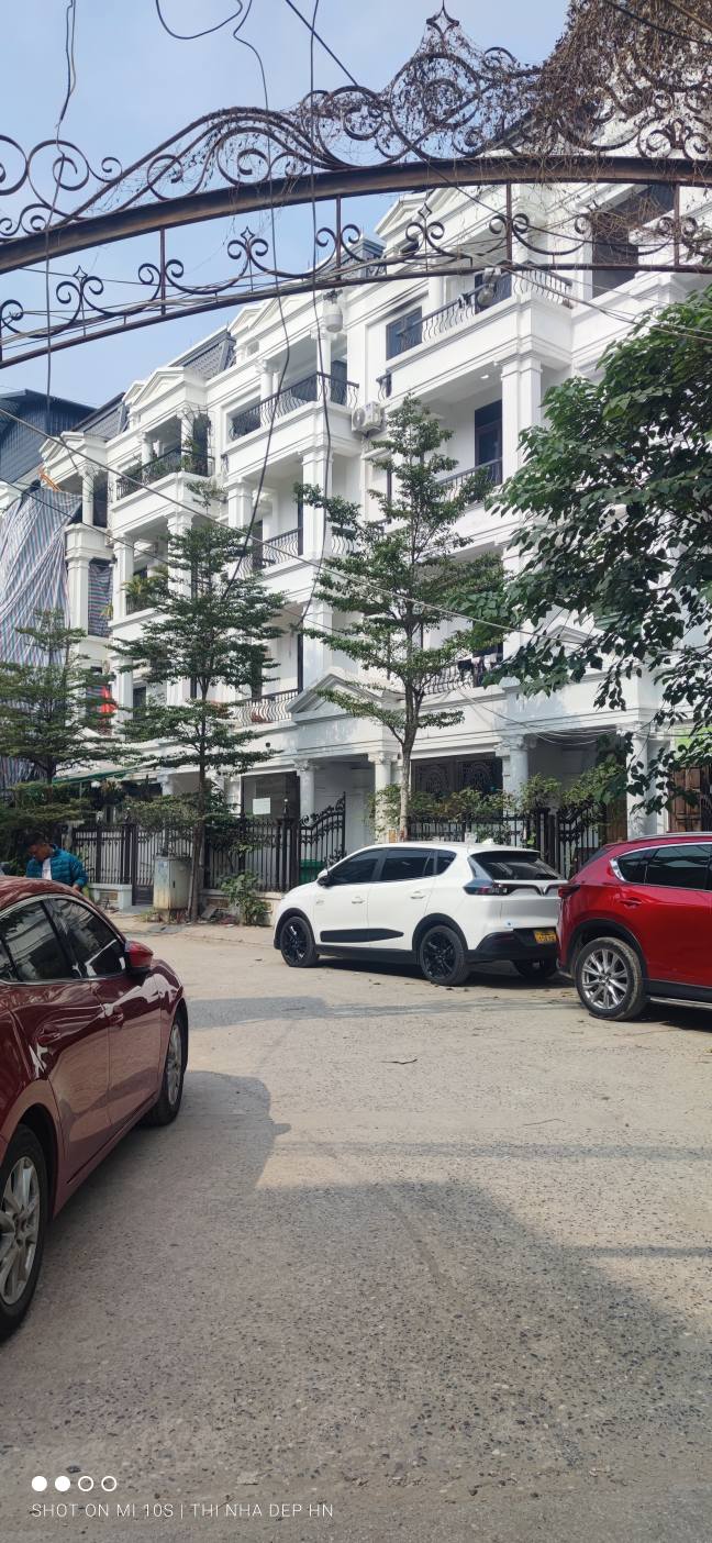 Đất nền Đại Mỗ 40m² giá 8.3 tỷ - Môi trường sống lý tưởng cho gia đình trẻ!