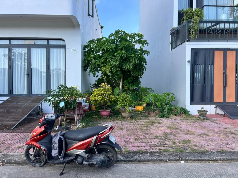 Đất nền mặt tiền đường Tố Hữu, Cà Mau 100m² giá 1.55 tỷ - Kinh doanh thuận lợi!