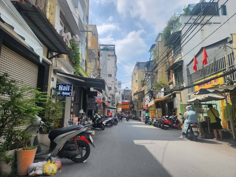 Nhà phố mặt tiền Cô Giang, Phú Nhuận 49m² giá 11.5 tỷ - Kinh doanh siêu đỉnh!