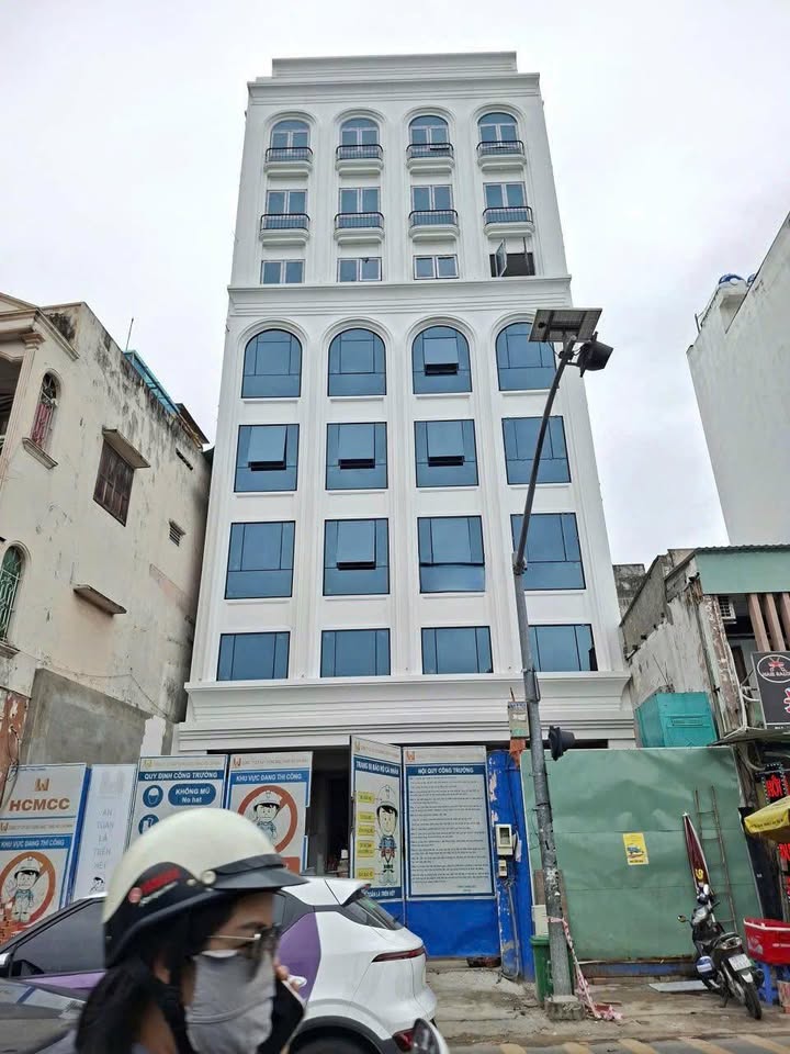 Cho thuê tòa building cao cấp Phổ Quang Tân Bình 356.5m² - Vị trí đắc địa, sẵn sàng hoạt động!