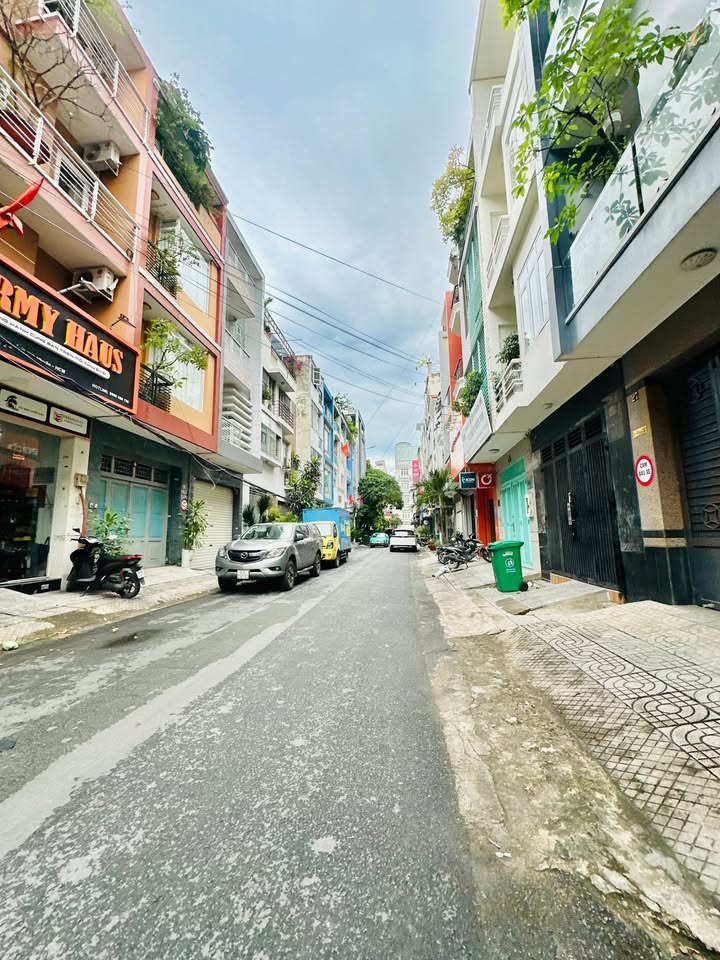 Nhà mặt tiền đường Phan Xích Long, Phú Nhuận 81m² - Thiết kế đẹp, cho thuê ngay!