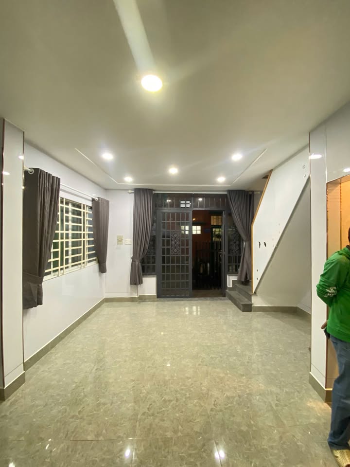 Nhà cho thuê tại Phan Xích Long, Phú Nhuận 30m² giá 10 triệu - Góc 2 mặt hẻm, đầy đủ tiện nghi!