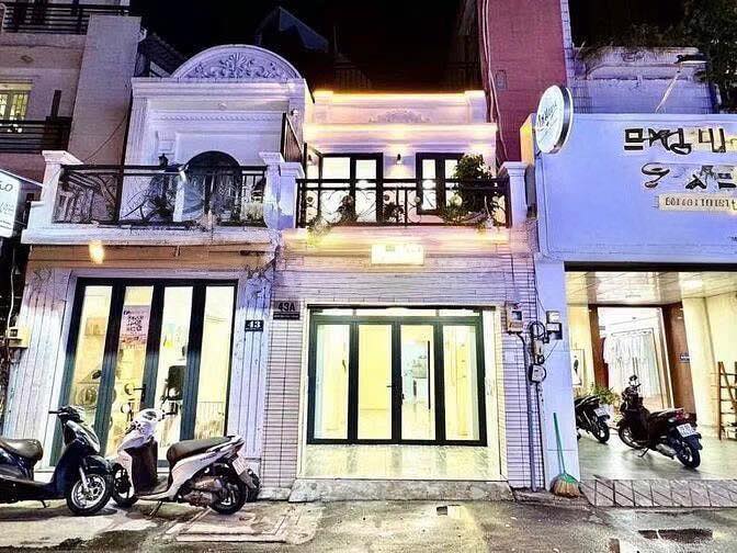 Cho thuê nhà nguyên căn Nguyễn Trọng Tuyển, Phú Nhuận 72m² - Khu VIP, dễ setup!