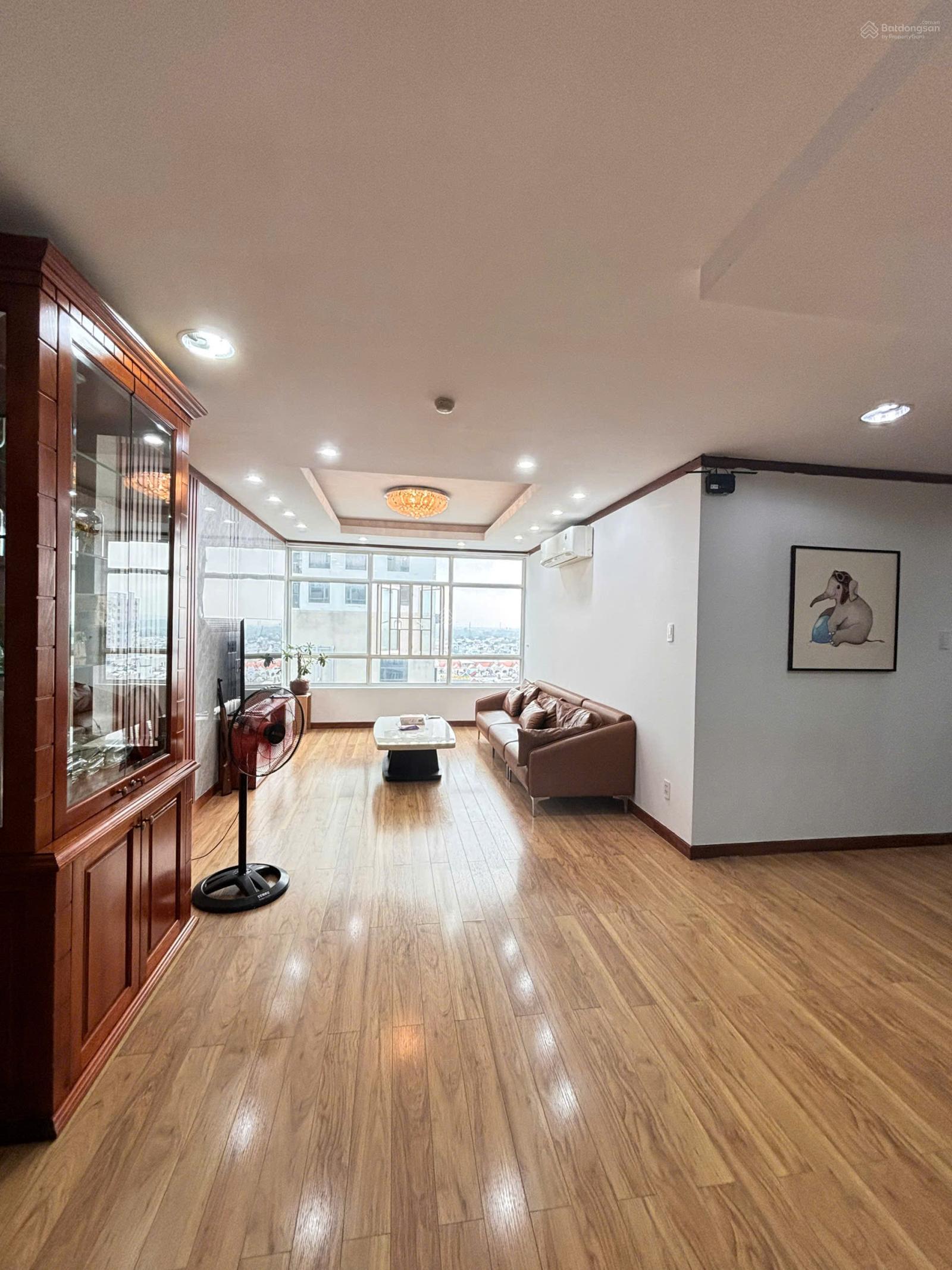 Căn hộ Giai Việt Quận 8 115m² giá 14 triệu - Full nội thất chỉ cần xách vali vào ở!