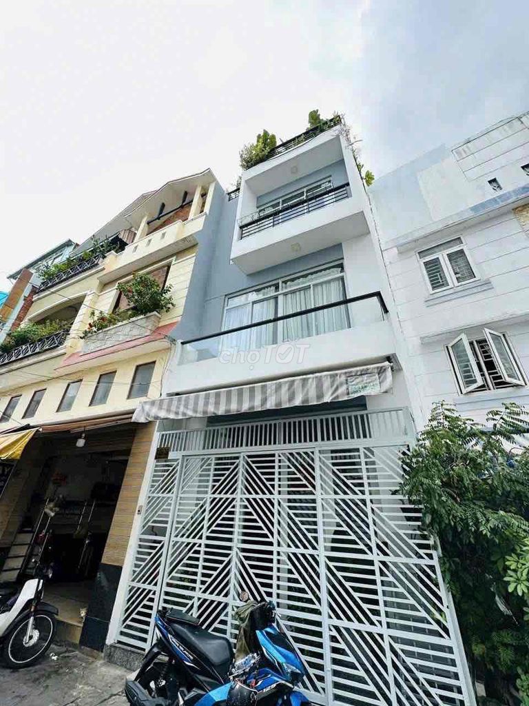 Nhà cho thuê hẻm xe hơi Đinh Tiên Hoàng, Bình Thạnh 43m² giá 14 triệu - Thích hợp cho gia đình!