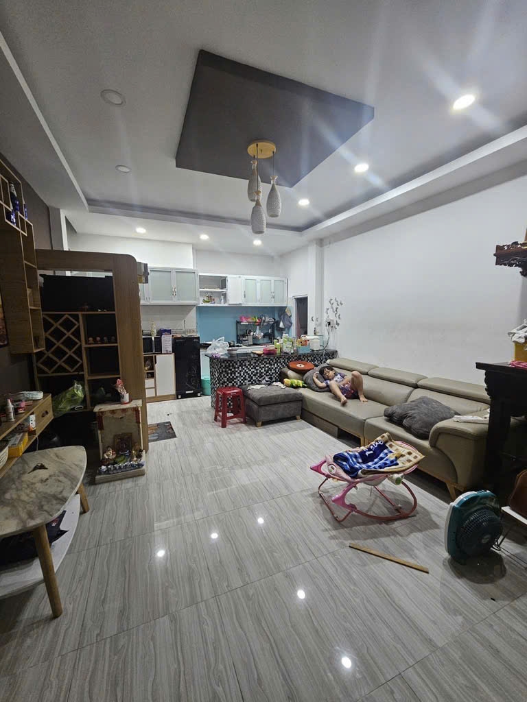 Nhà đẹp Quận 8 Âu Dương Lân 70m² giá 6 tỷ - Mặt tiền hẻm rộng, 4 phòng ngủ