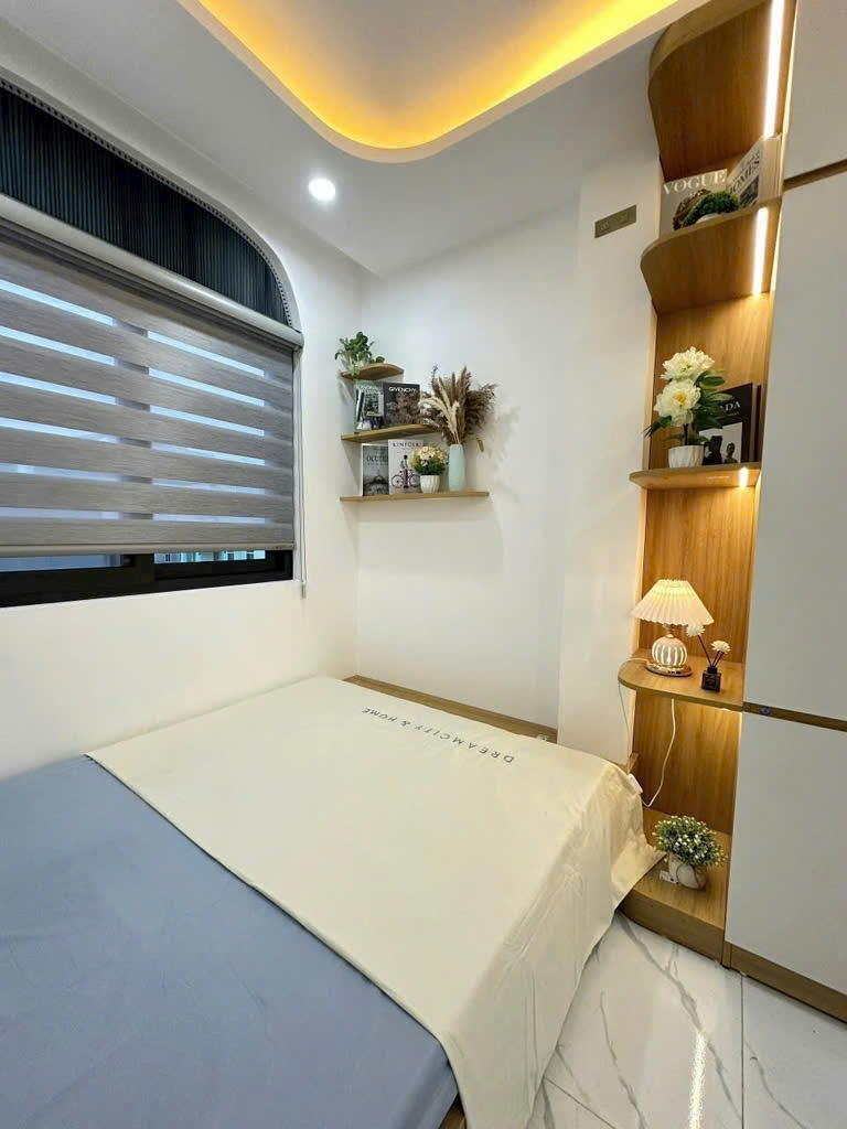 Nhà 5 tầng đẹp tại Xuân La, Tây Hồ 40m² giá 10.8 tỷ - Sẵn sàng vào ở ngay!