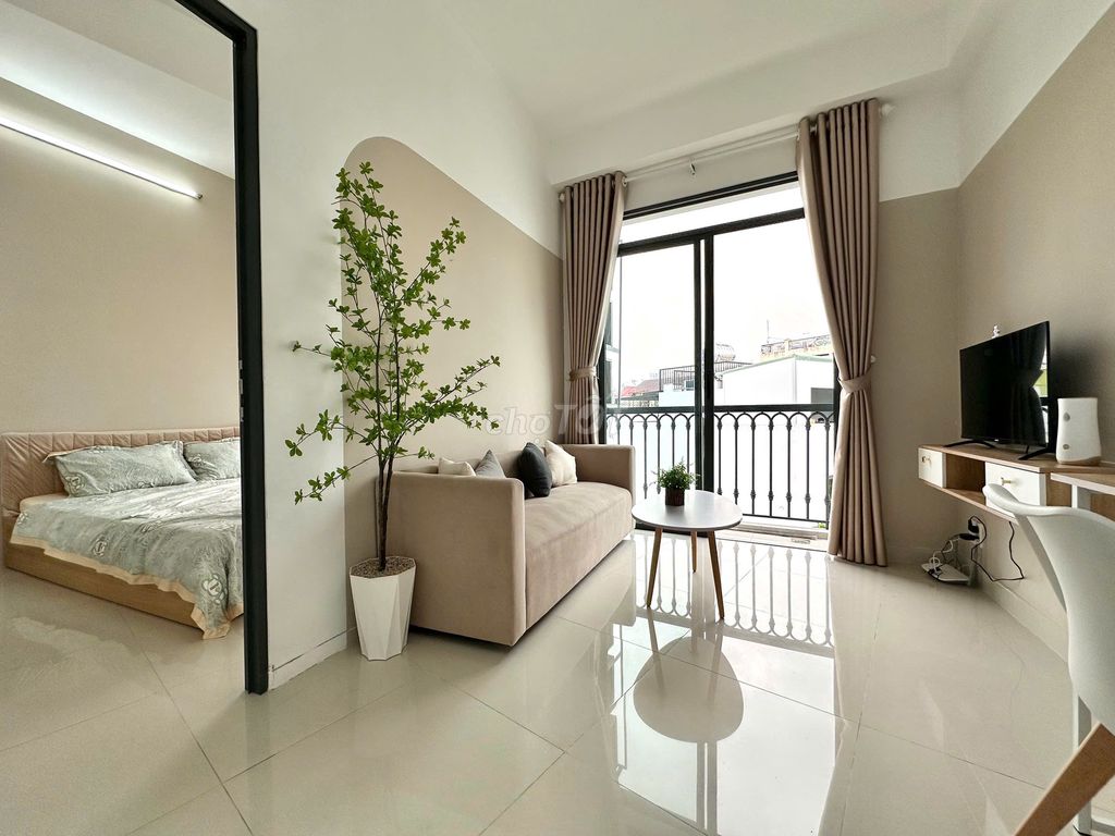 Căn hộ 2PN + 1PK bancol 60m² giá 13.5 triệu - Khu cao cấp Phú Nhuận