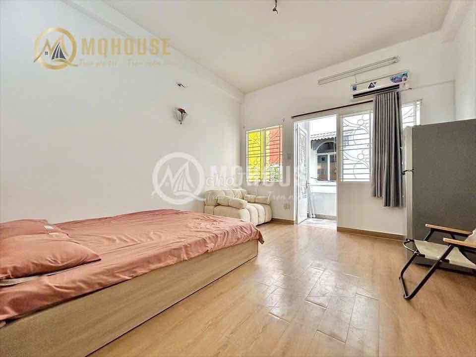 Cho Thuê Phòng Phú Nhuận 35m² giá 5.9 triệu - Ban công và cửa sổ lớn!