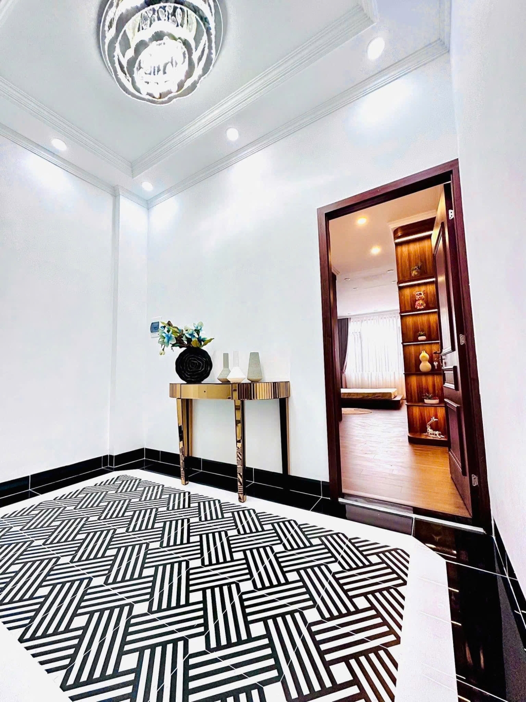 Nhà Ba Đình 55m² giá 18 tỷ - Siêu phẩm khách sạn 5★ view Lotte