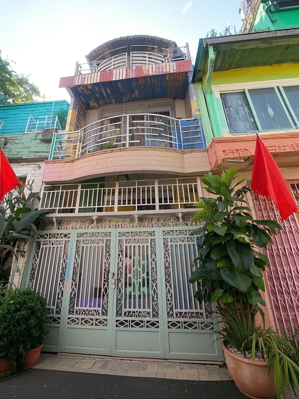 Nhà phố 3 tầng Lý Thái Tổ, Phường Bàn Cờ, 28.2m² giá 7.999 tỷ - Vị trí vàng, hẻm xe hơi