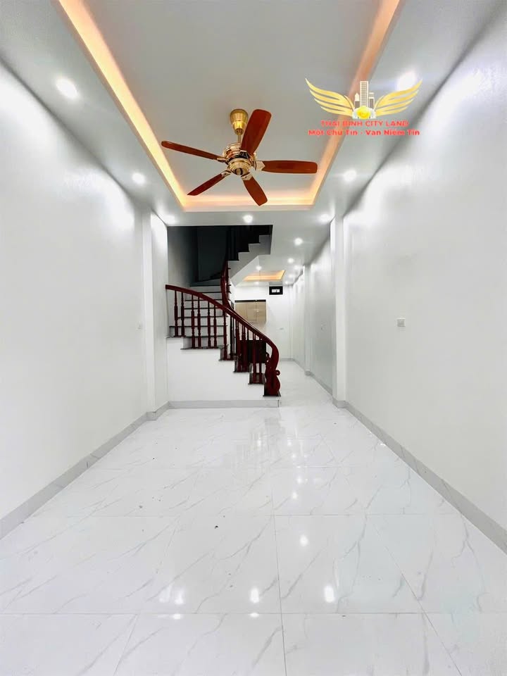 Nhà 3 tầng Quang Trung, Thái Bình 40m² giá 2 tỷ - Thiết kế hiện đại, sẵn sàng ở ngay!